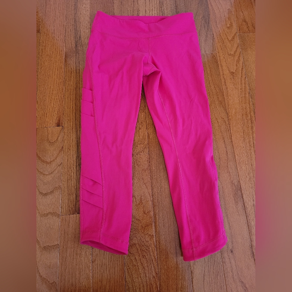Lululemon Hot Pink Cropped Leggings Women 6 Capri